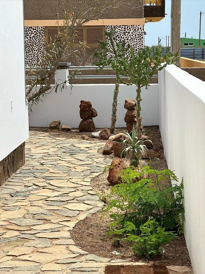 Djon'S Place Mindelo Apartment
